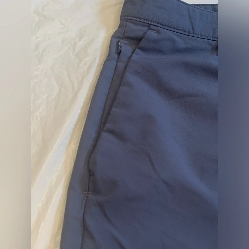 Banana Republic Grey Nylon Men’s Pants Size 36x30